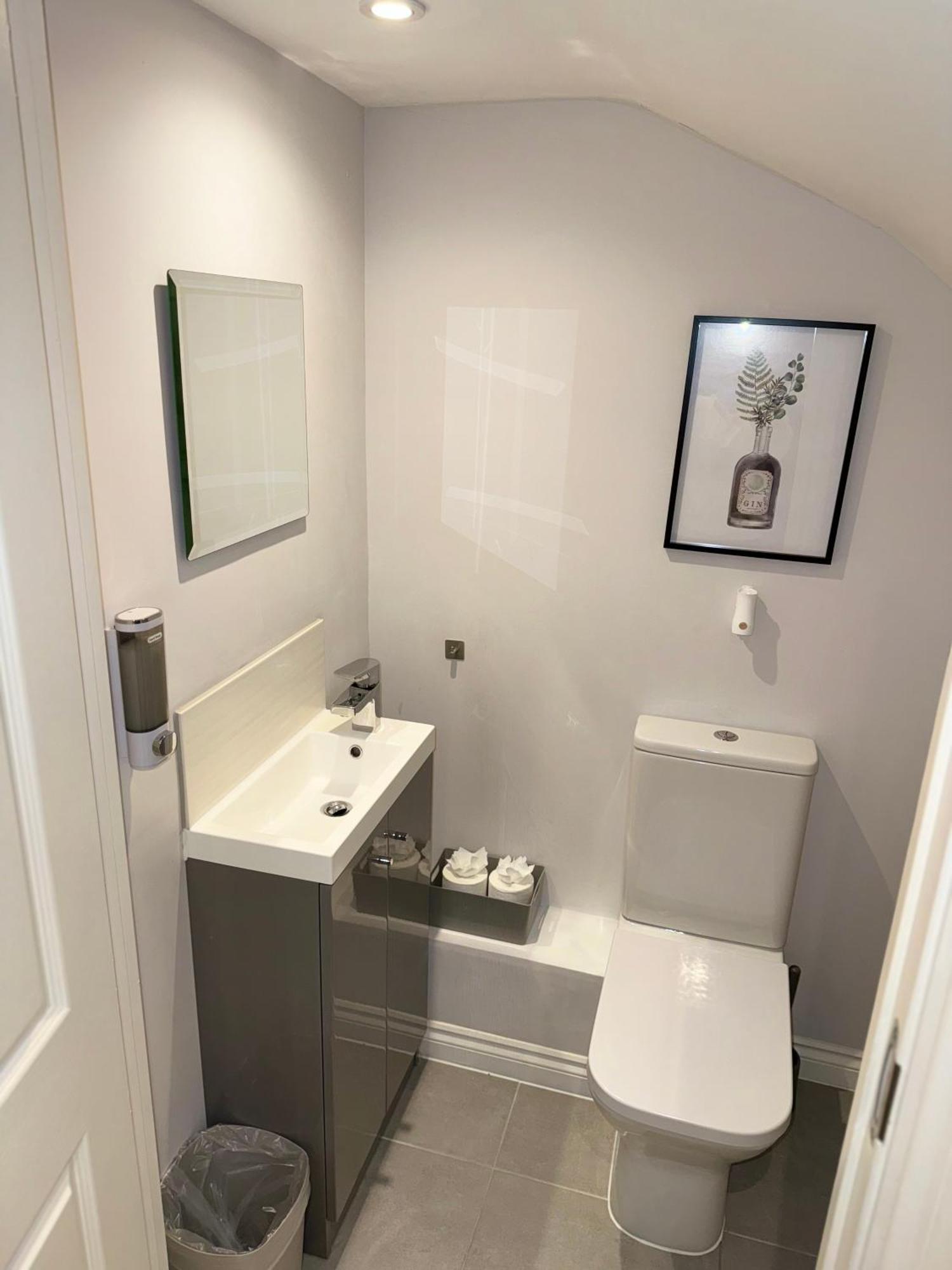 Nhs Workers And Students Haven - The Bee Hive Villa Reading Eksteriør bilde