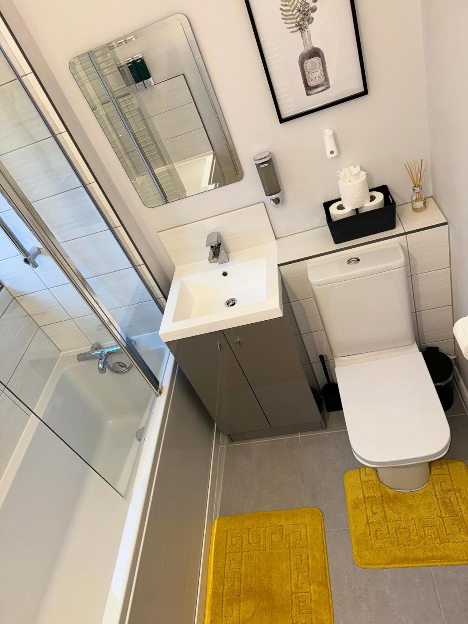 Nhs Workers And Students Haven - The Bee Hive Villa Reading Eksteriør bilde