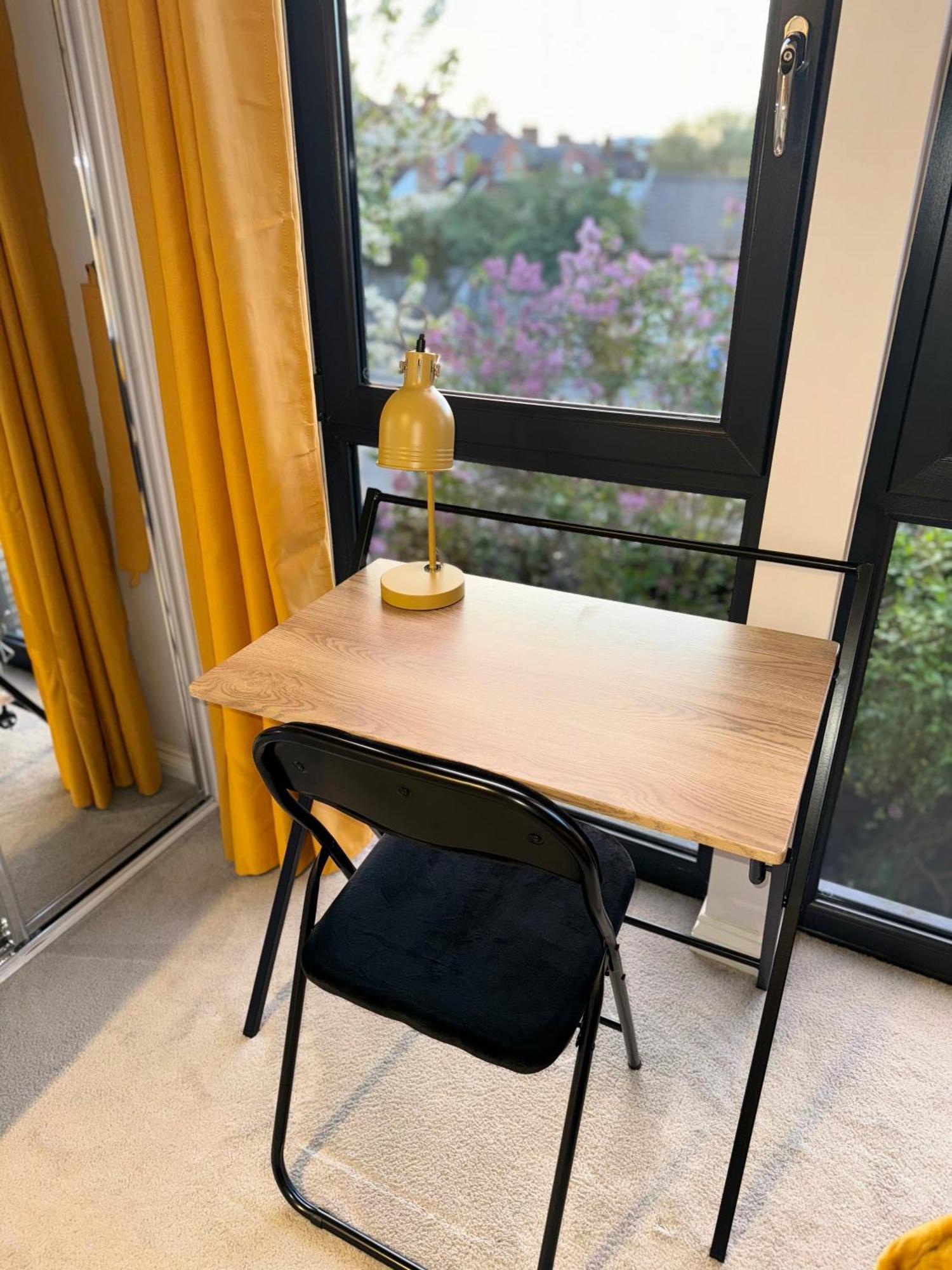 Nhs Workers And Students Haven - The Bee Hive Villa Reading Eksteriør bilde
